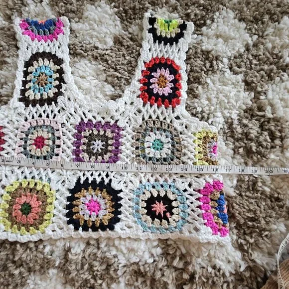 Crochet Granny Square Top Women Small Boho Festival Hippie Cropped Sleeveless - Picture 4 of 4